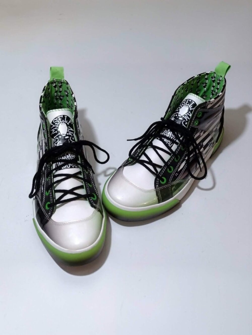 New- Womens 10 Tim Burtons Beetlejuice Striped Hi-Tops (men 8.5)